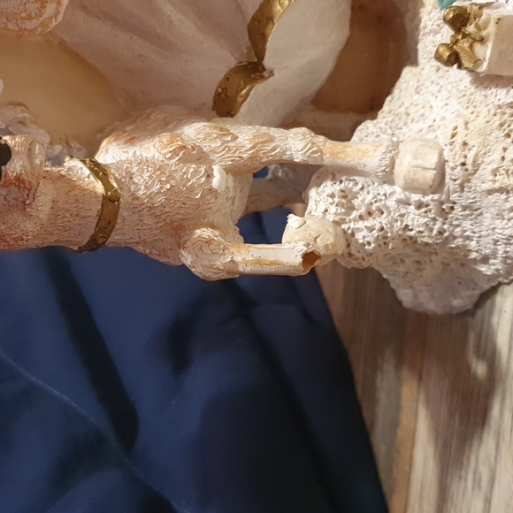 Vintage Style Santa Claus Statue Decor - Picture 7 of 14